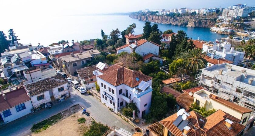 Hadrianus Hotel