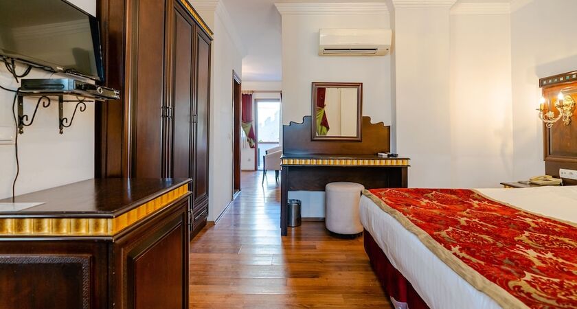 Mediterra Art Hotel