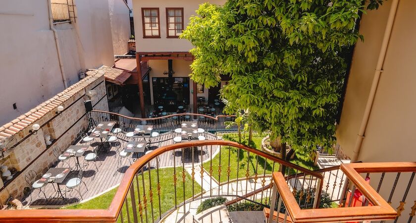 Mediterra Art Hotel