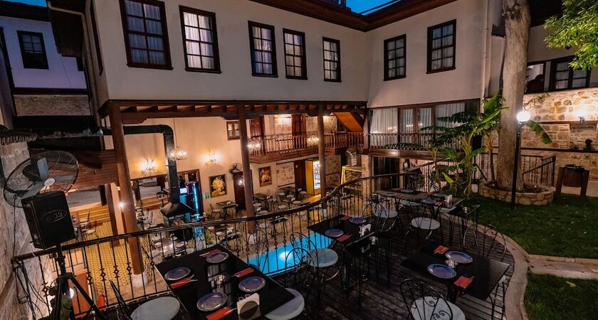 Mediterra Art Hotel