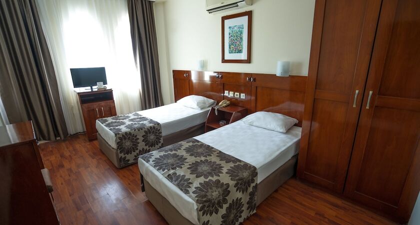 Nazar Beach City & Resort Hotel