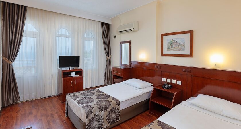 Nazar Beach City & Resort Hotel