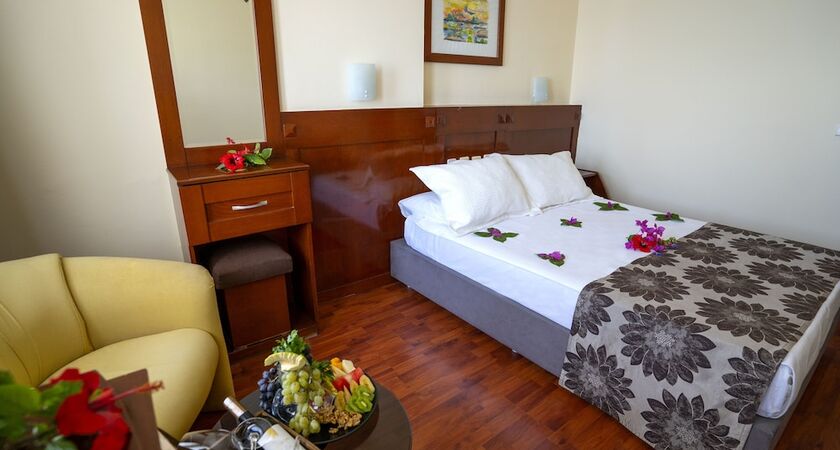 Nazar Beach City & Resort Hotel