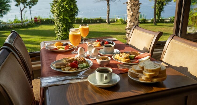 Nazar Beach City & Resort Hotel