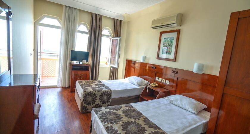 Nazar Beach City & Resort Hotel