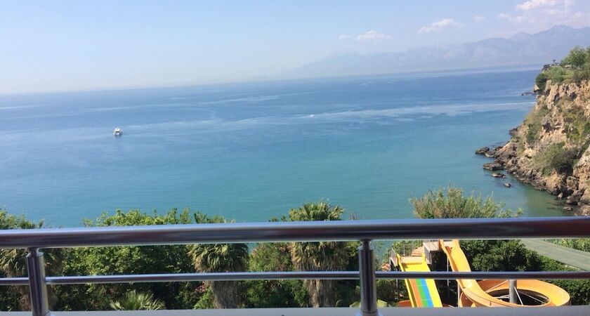 Nazar Beach City & Resort Hotel