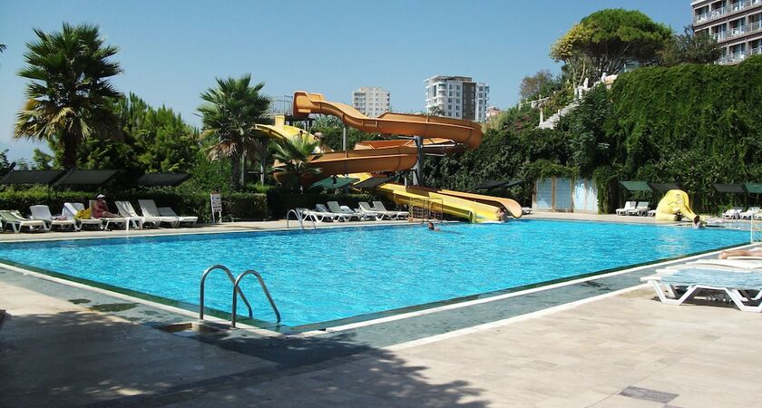 Nazar Beach City & Resort Hotel