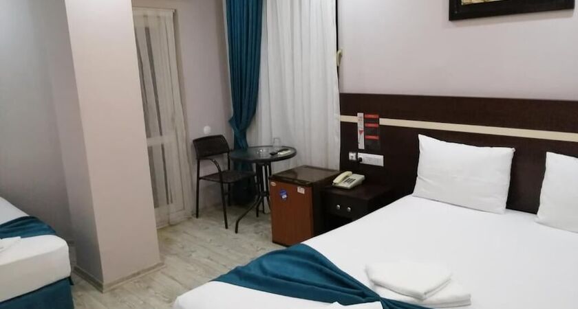 Luna Hotel