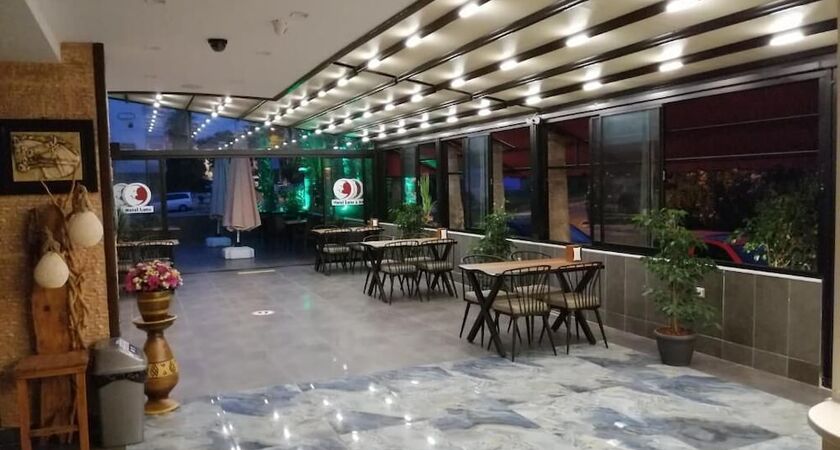 Luna Hotel