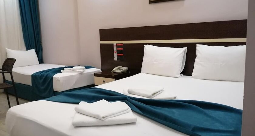 Luna Hotel