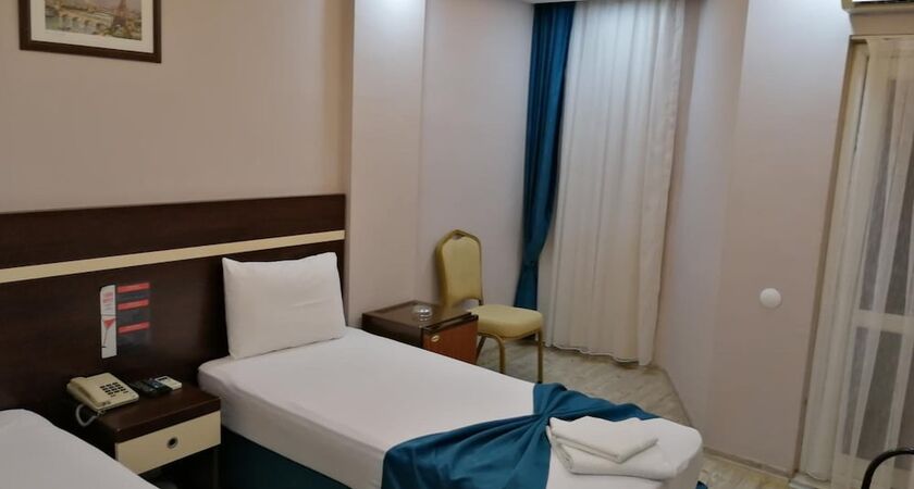 Luna Hotel