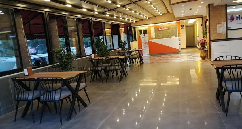 Luna Hotel