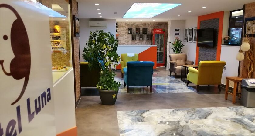 Luna Hotel