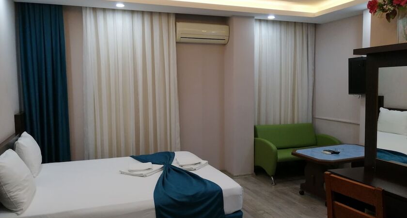 Luna Hotel