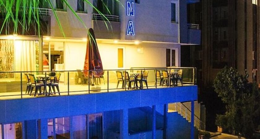 Luna Hotel