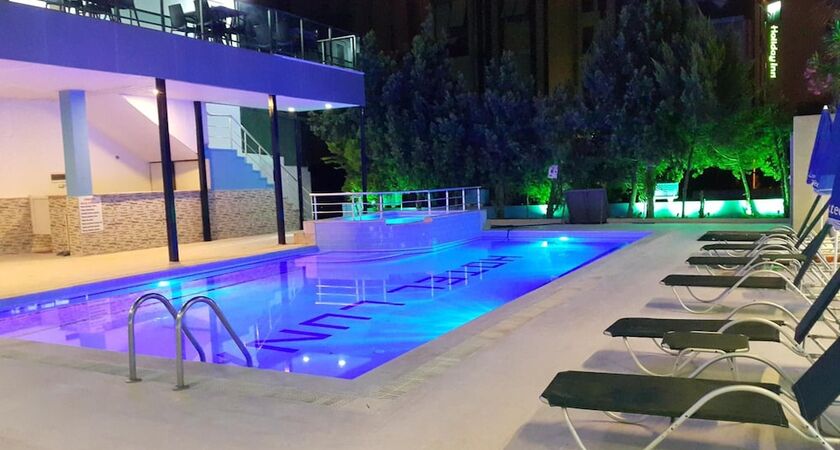 Luna Hotel