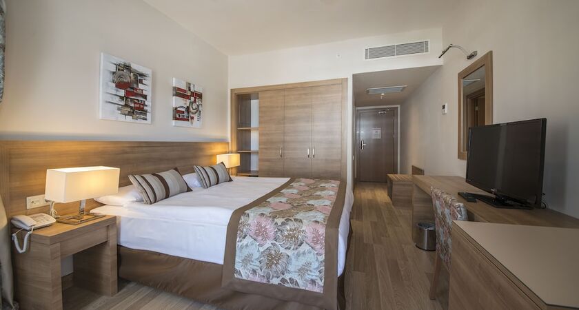 Ramada Resort by Wyndham Lara
