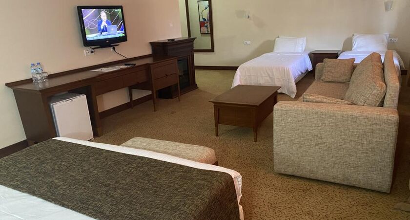 West Davraz Hotel