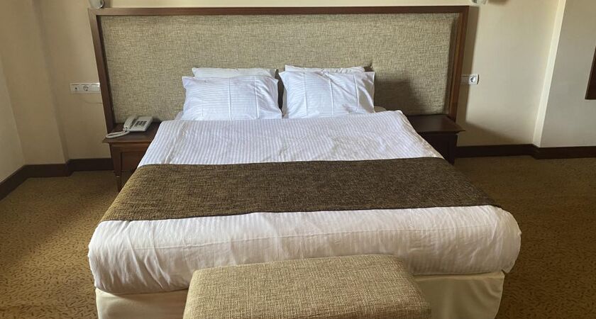 West Davraz Hotel