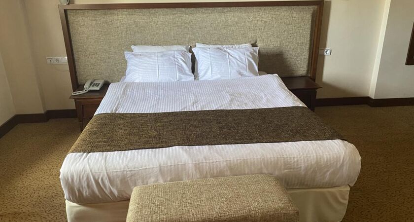 West Davraz Hotel