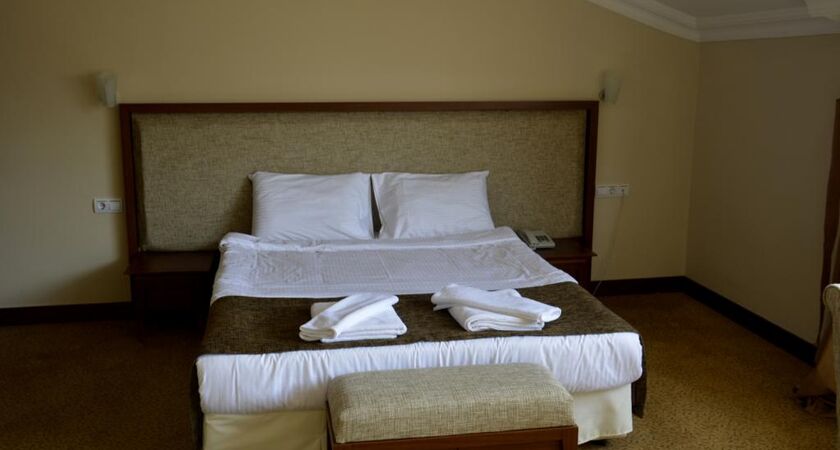 West Davraz Hotel