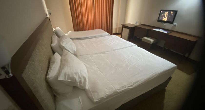 West Davraz Hotel