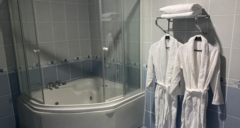 West Davraz Hotel