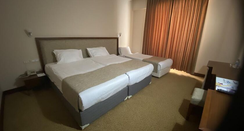 West Davraz Hotel