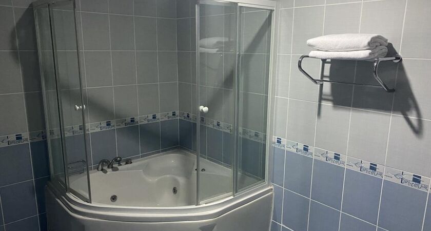 West Davraz Hotel