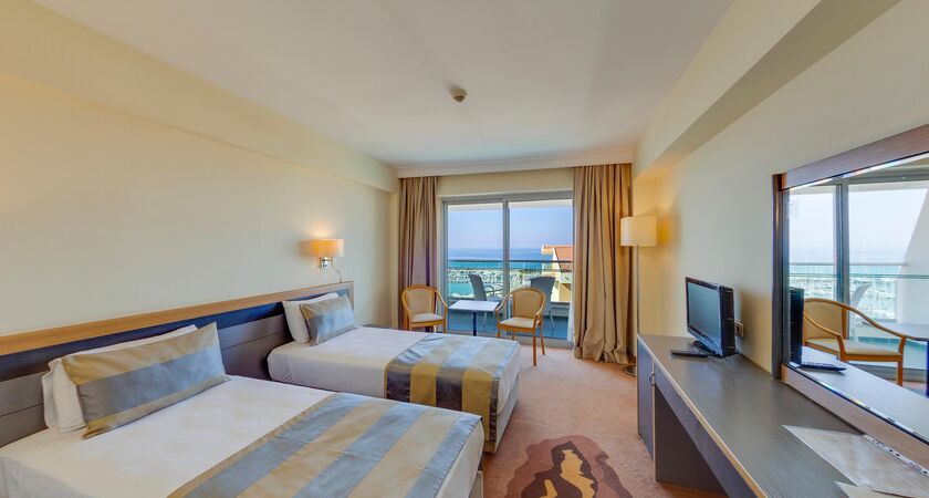 Marina Hotel & Suites Kuşadası