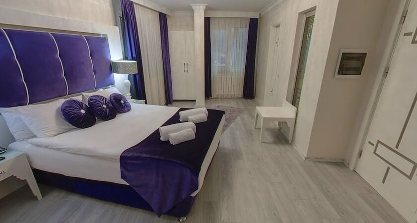 Lion City Hotel