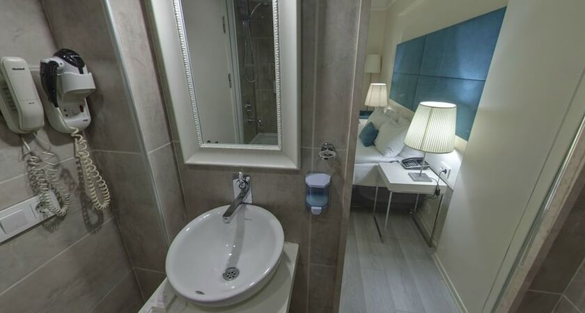 Lion City Hotel