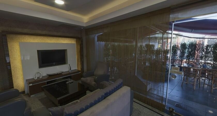 Lion City Hotel