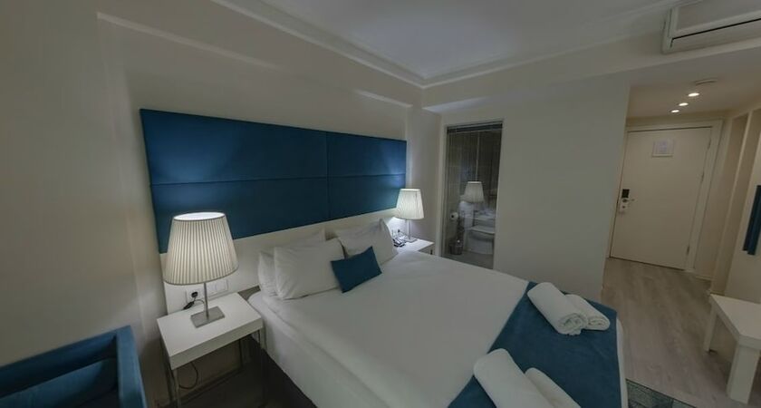 Lion City Hotel