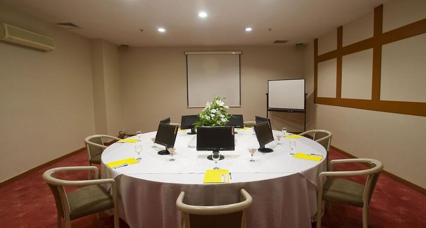 Kervansaray Thermal-Convention Center & Spa