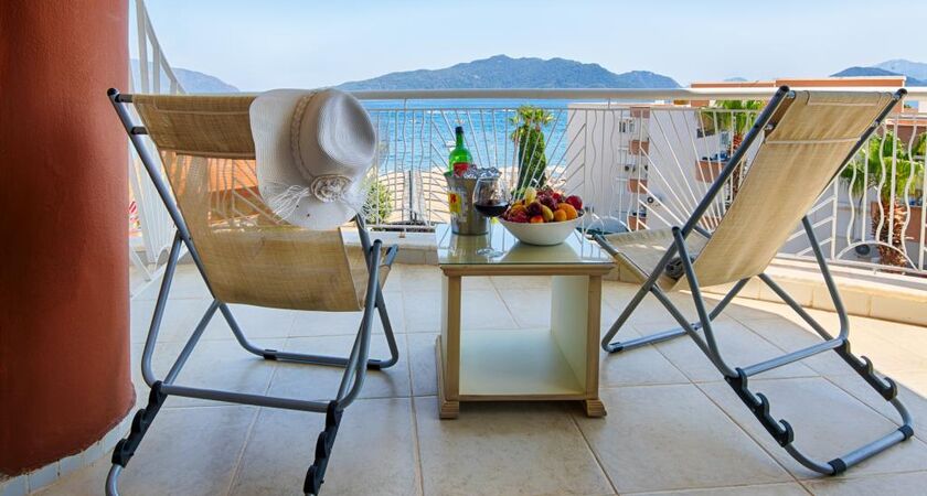 Romance Beach Hotel