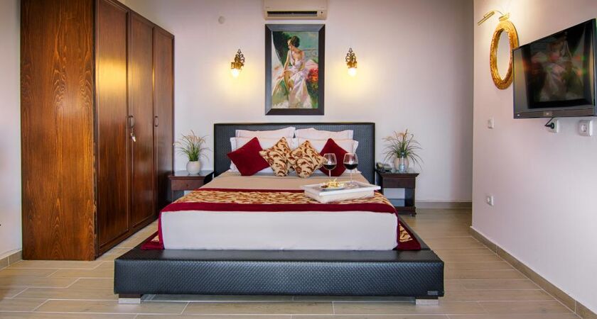 Romance Beach Hotel