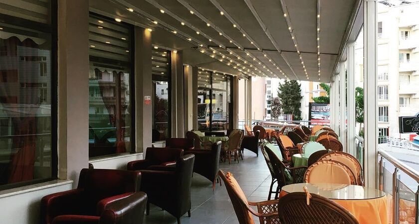 First Class Hotel