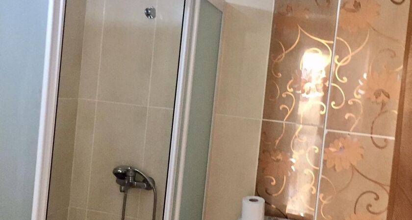 First Class Hotel