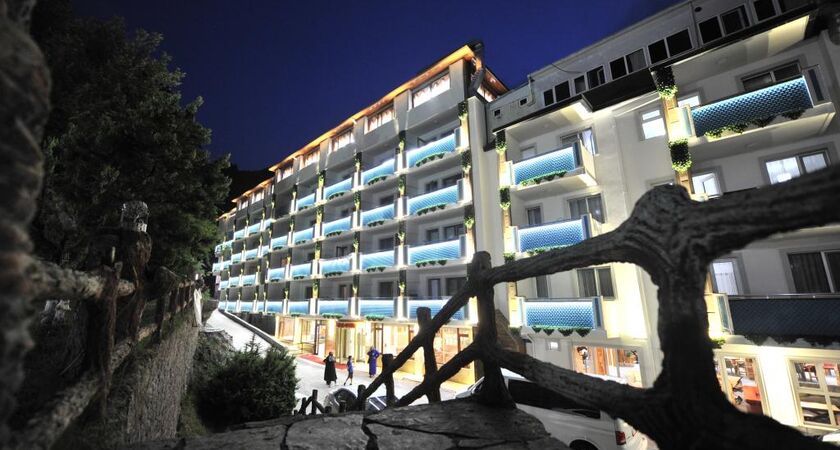 Oylat Kaplıcaları Çağlayan Otel