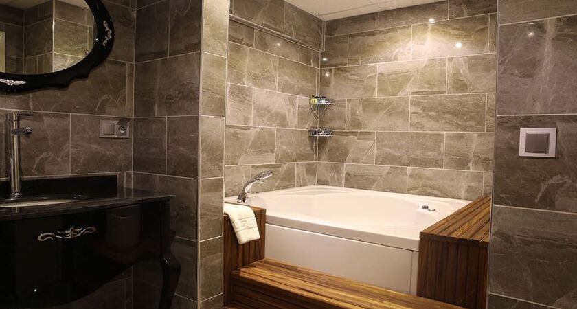 Oylat Kaplıcaları Çağlayan Otel