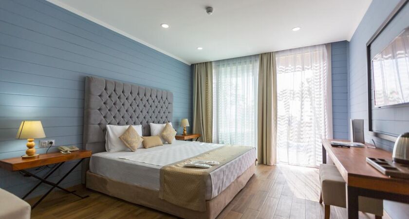 Risus Aqua Beach Resort Hotel