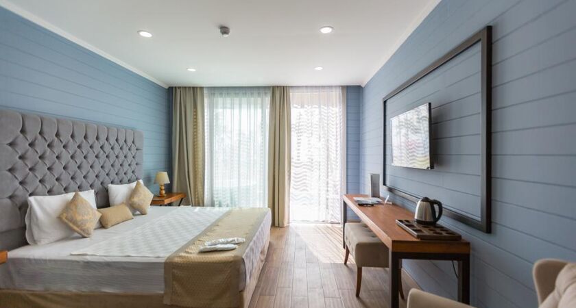 Risus Aqua Beach Resort Hotel