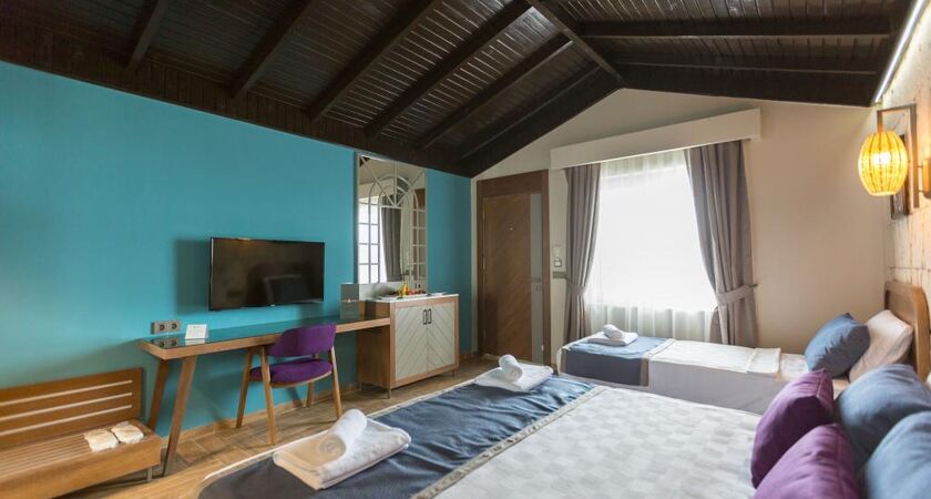 Risus Aqua Beach Resort Hotel