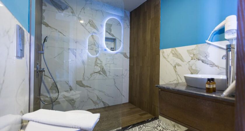 Risus Aqua Beach Resort Hotel