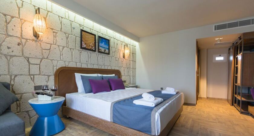 Risus Aqua Beach Resort Hotel