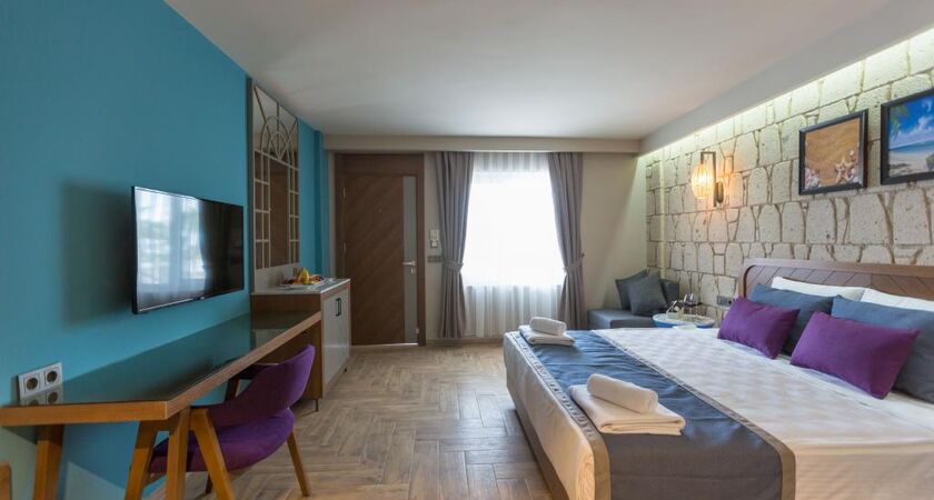 Risus Aqua Beach Resort Hotel