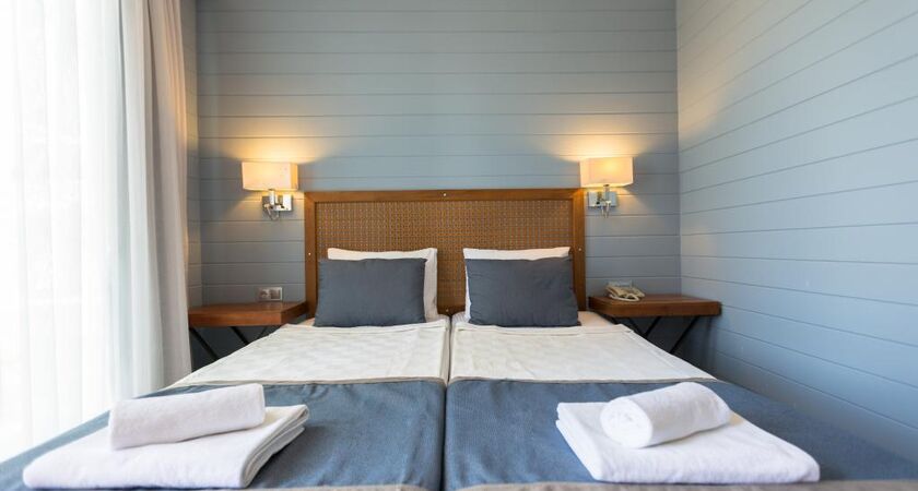 Risus Aqua Beach Resort Hotel