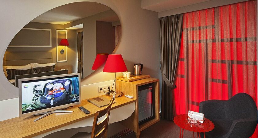 All Seasons Hotel