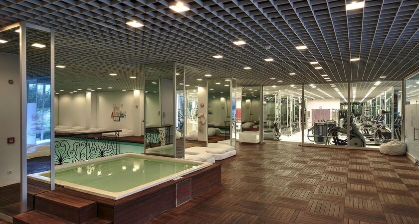 Sunis Hotel Su